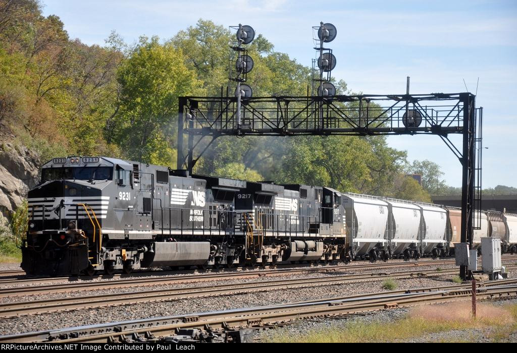 Sand train cruises west